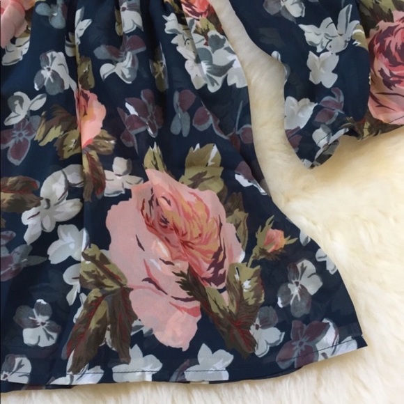 Show Me Your MuMu Poetic Floral Flowy Blouse - Picture 7 of 8